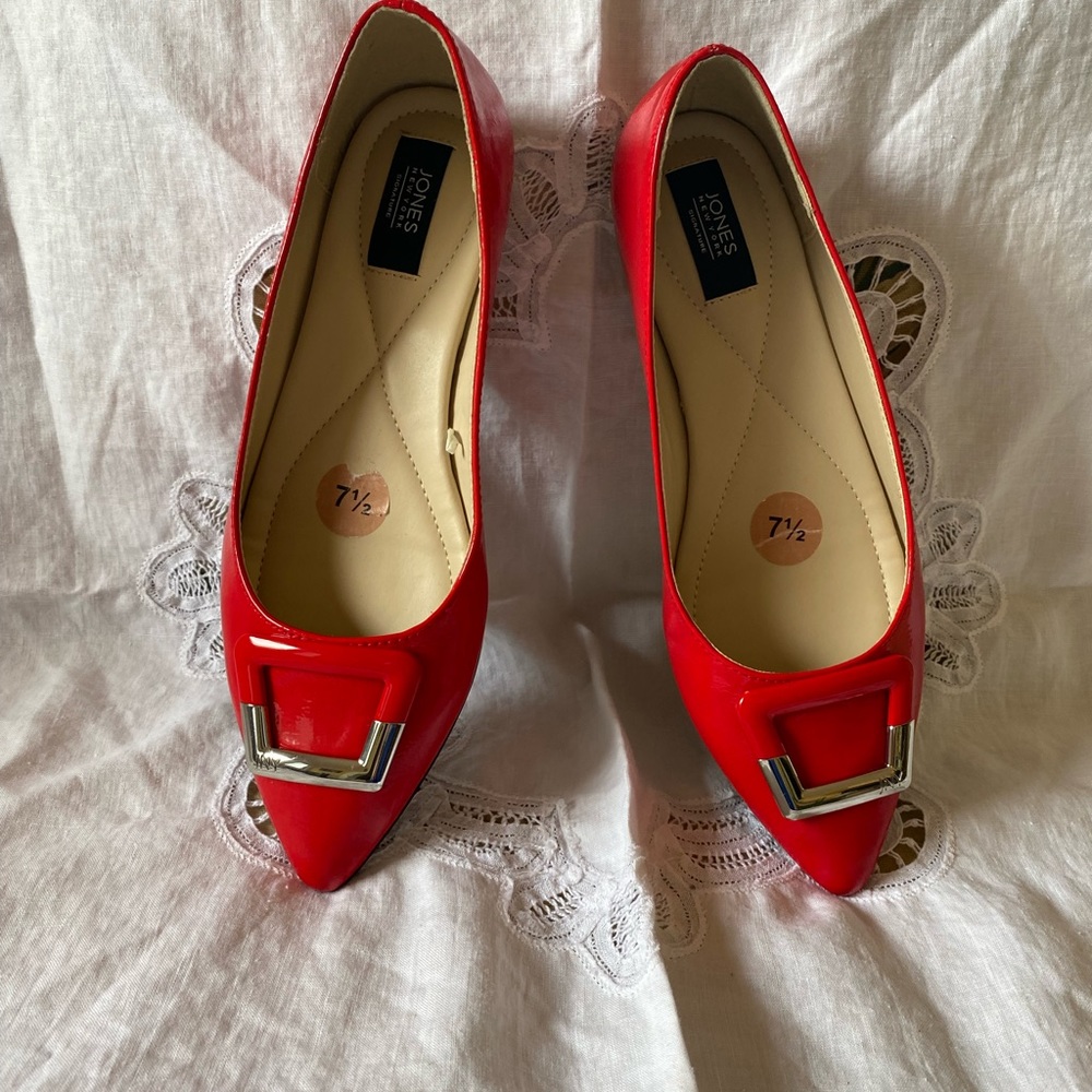 Red flats- Jones NY 7.5 size